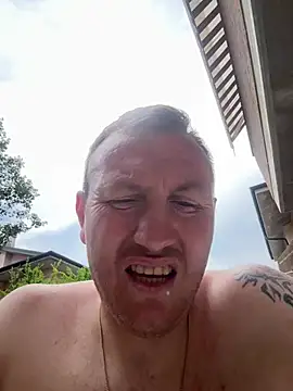 Snapshot of danicohoney chatting on June 24, 1:32 pm danicohoney online show from June 24, 1:32 pm