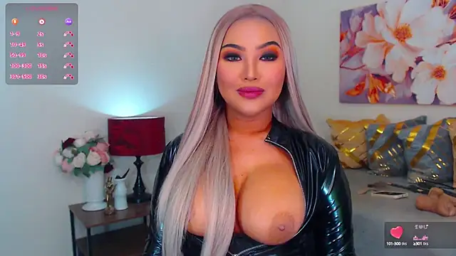 HugeCock Savanna online show from September 19, 11:20 pm