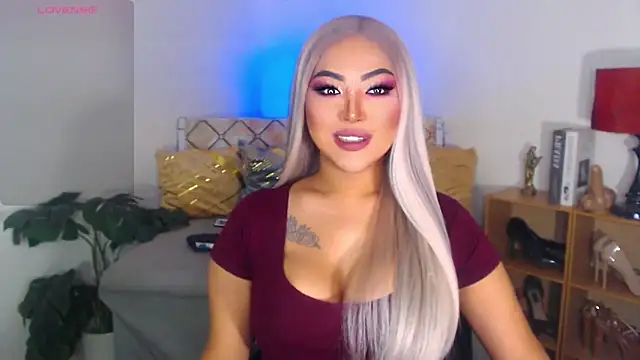 HugeCock Savanna online show from November 13, 9:40 pm