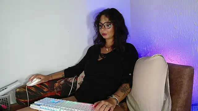 myamillor online show from April 4, 8:37 pm