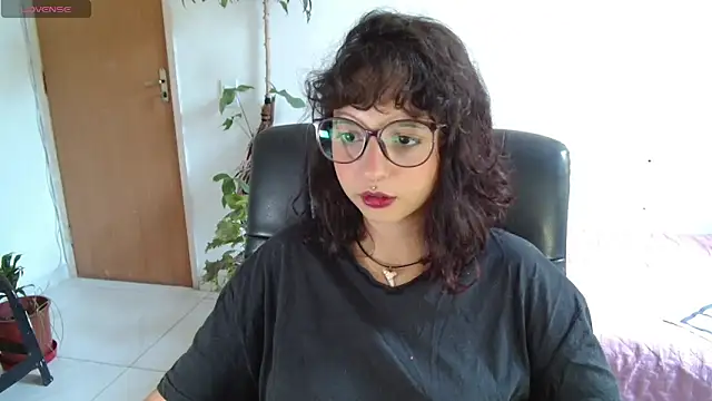 Snapshot of myamillor chatting on November 20, 2:40 pm myamillor online show from November 20, 2:40 pm