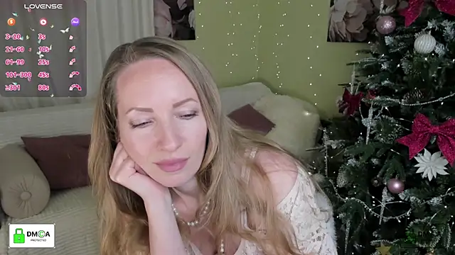 Queenymel online show from December 21, 4:41 pm