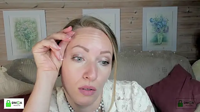 Snapshot of Queenymel chatting on September 20, 3:17 pm Queenymel online show from September 20, 3:17 pm
