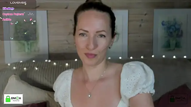 Snapshot of Queenymel chatting on September 25, 3:40 pm Queenymel online show from September 25, 3:40 pm