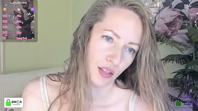 Snapshot of Queenymel chatting on May 21, 4:48 pm Queenymel online show from May 21, 4:48 pm