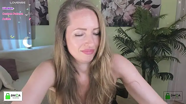 Queenymel online show from August 4, 6:12 pm