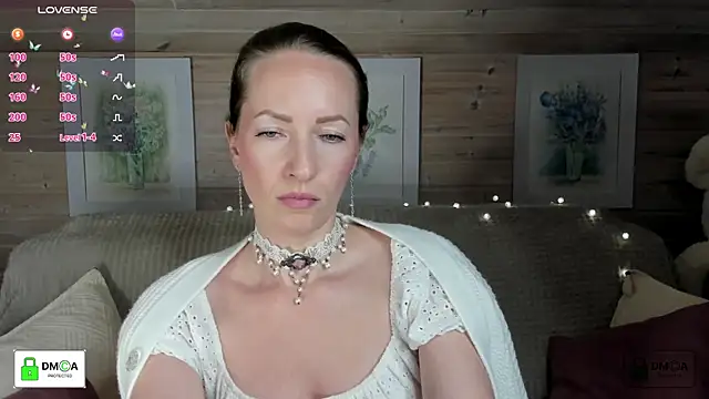 Queenymel online show from October 28, 4:06 pm