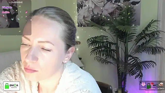 Snapshot of Queenymel chatting on May 26, 5:55 pm Queenymel online show from May 26, 5:55 pm
