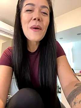 Snapshot of denise_k chatting on October 6, 11:55 am denise k online show from October 6, 11:55 am