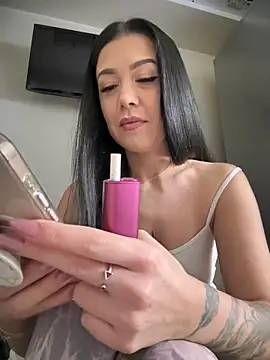 Snapshot of denise_k chatting on December 20, 12:38 pm denise k online show from December 20, 12:38 pm