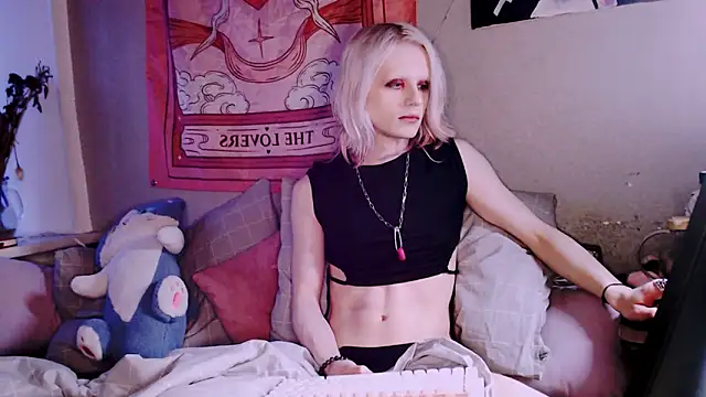 Alien Bella online show from February 2, 2:16 pm