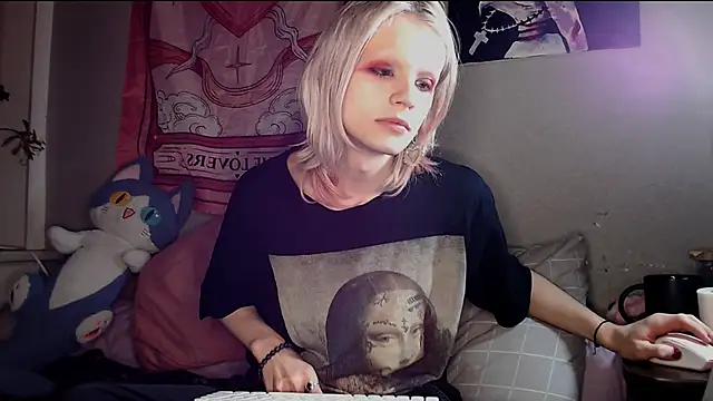 Alien Bella online show from February 22, 12:35 am