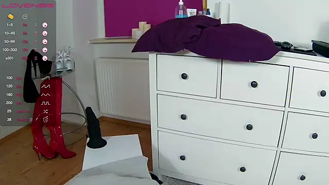 Latina daily online show from February 24, 1:23 pm