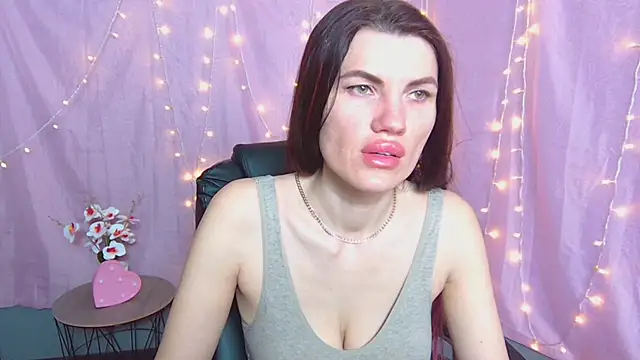 MilaLoona online show from May 17, 5:51 am