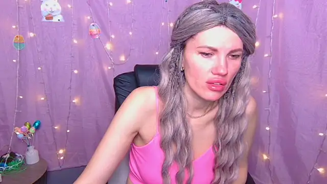 MilaLoona online show from April 9, 6:15 am