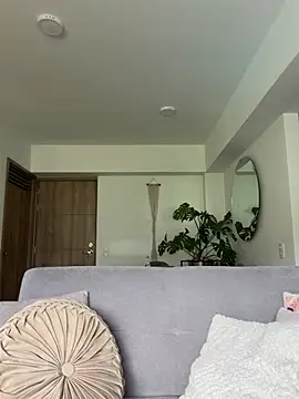 divavirtual11 online show from April 5, 6:14 pm