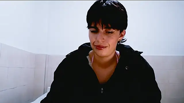 Snapshot of Cocain_Atenea chatting on June 13, 10:08 pm Cocain Atenea online show from June 13, 10:08 pm