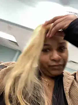 Snapshot of BigFineSelena chatting on March 15, 2:01 pm BigFineSelena online show from March 15, 2:01 pm