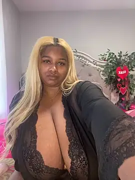 Snapshot of BigFineSelena chatting on February 6, 2:58 pm BigFineSelena online show from February 6, 2:58 pm