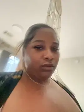 Snapshot of BigFineSelena chatting on October 12, 3:46 pm BigFineSelena online show from October 12, 3:46 pm