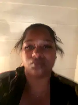 Snapshot of BigFineSelena chatting on October 13, 3:52 am BigFineSelena online show from October 13, 3:52 am