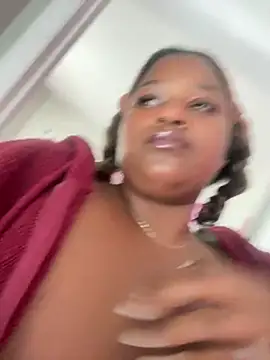 BigFineSelena online show from May 18, 3:06 pm
