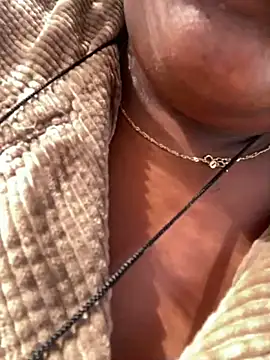 BigFineSelena online show from April 12, 2:09 pm