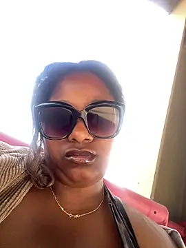 BigFineSelena online show from April 15, 1:37 pm