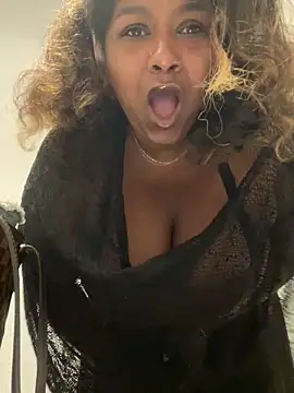 BigFineSelena online show from April 14, 2:55 pm