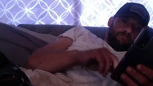 Snapshot of goodick4u28 chatting on November 8, 4:21 pm goodick4u28 online show from November 8, 4:21 pm