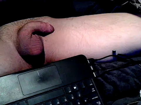 Snapshot of goodick4u28 chatting on December 16, 1:43 am goodick4u28 online show from December 16, 1:43 am