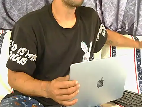 Snapshot of goodick4u28 chatting on June 9, 3:02 pm goodick4u28 online show from June 9, 3:02 pm