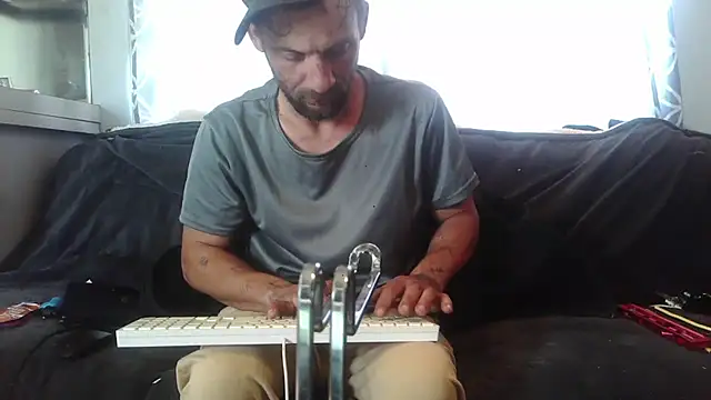 goodick4u28 online show from March 12, 7:40 pm