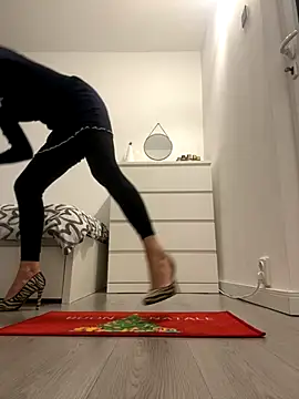 adella13 online show from December 21, 8:09 pm