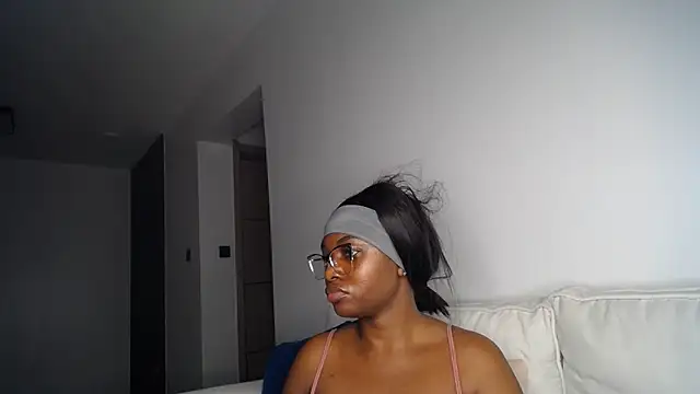 Snapshot of Pretty_Liya08 chatting on April 30, 8:57 pm Pretty Liya08 online show from April 30, 8:57 pm