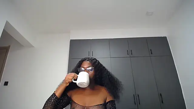 Snapshot of Pretty_Liya08 chatting on May 18, 7:40 pm Pretty Liya08 online show from May 18, 7:40 pm
