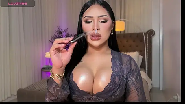 Your Majesty Tyra online show from November 26, 5:07 am