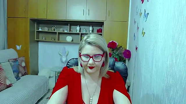 LucilleFenlys online show from November 3, 5:05 pm