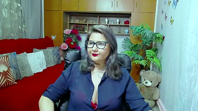Snapshot of LucilleFenlys chatting on December 5, 9:22 pm LucilleFenlys online show from December 5, 9:22 pm