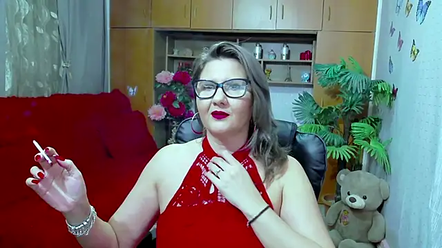 Snapshot of LucilleFenlys chatting on December 10, 10:58 pm LucilleFenlys online show from December 10, 10:58 pm