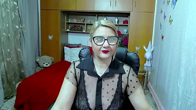 Snapshot of LucilleFenlys chatting on January 17, 9:39 pm LucilleFenlys online show from January 17, 9:39 pm