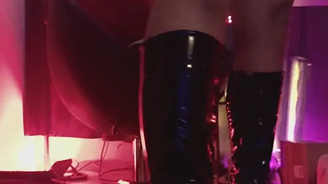 PerlaDivaio online show from February 21, 12:51 pm