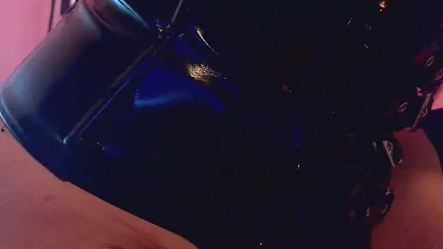 PerlaDivaio online show from March 25, 1:54 pm