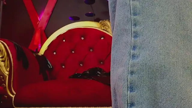 PerlaDivaio online show from November 10, 2:11 pm