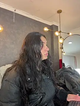 dayra angels online show from April 16, 9:15 pm