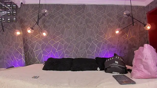 dayra angels online show from July 1, 8:20 pm