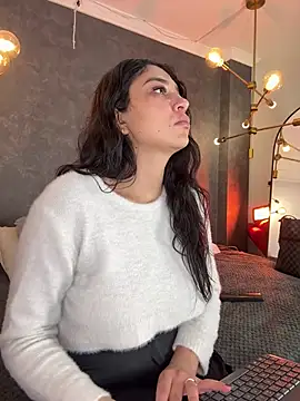 dayra angels online show from January 8, 9:10 pm