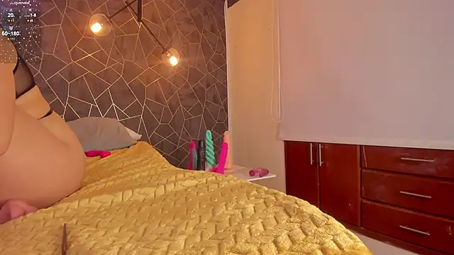 dayra angels online show from October 27, 8:10 pm