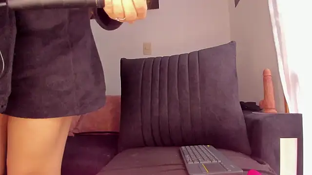 dayra angels online show from January 11, 8:05 pm