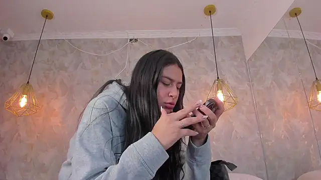 dayra angels online show from June 24, 7:11 pm